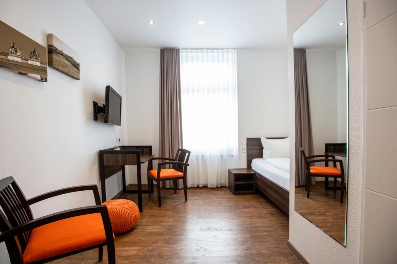 Sevendays Hotel Карлсруэ Экстерьер фото