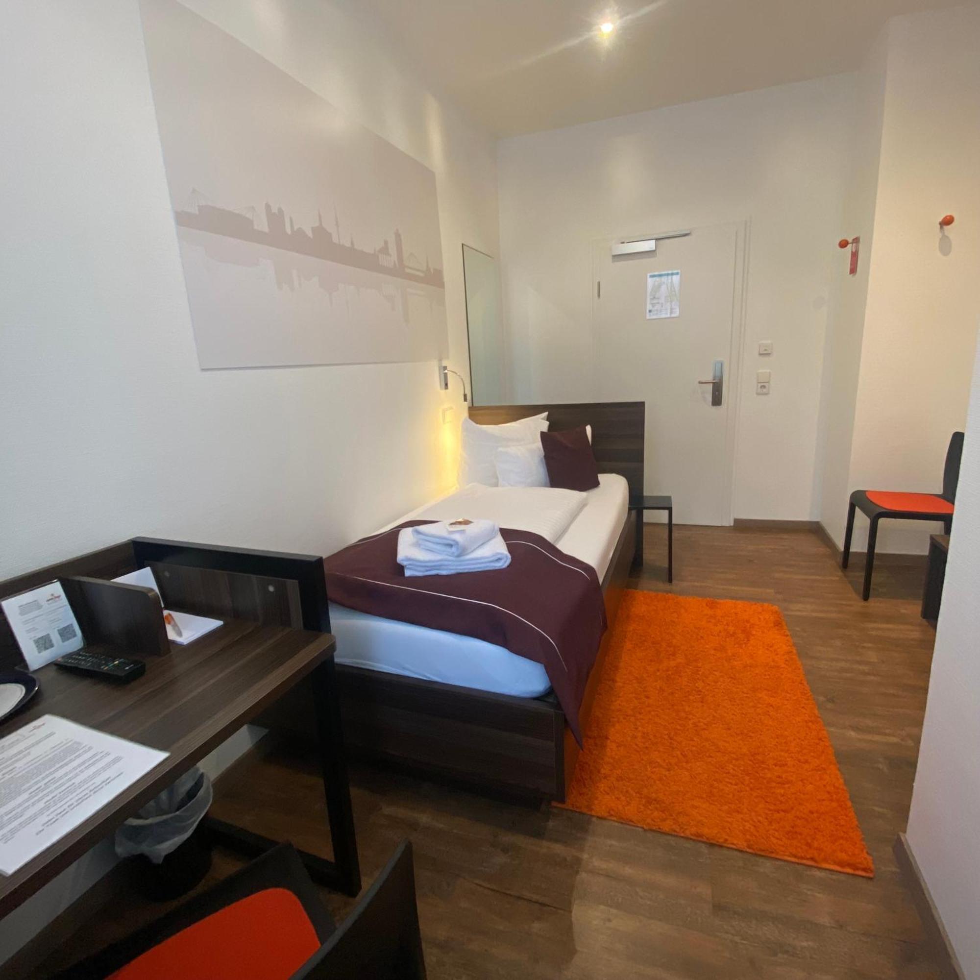 Sevendays Hotel Карлсруэ Экстерьер фото