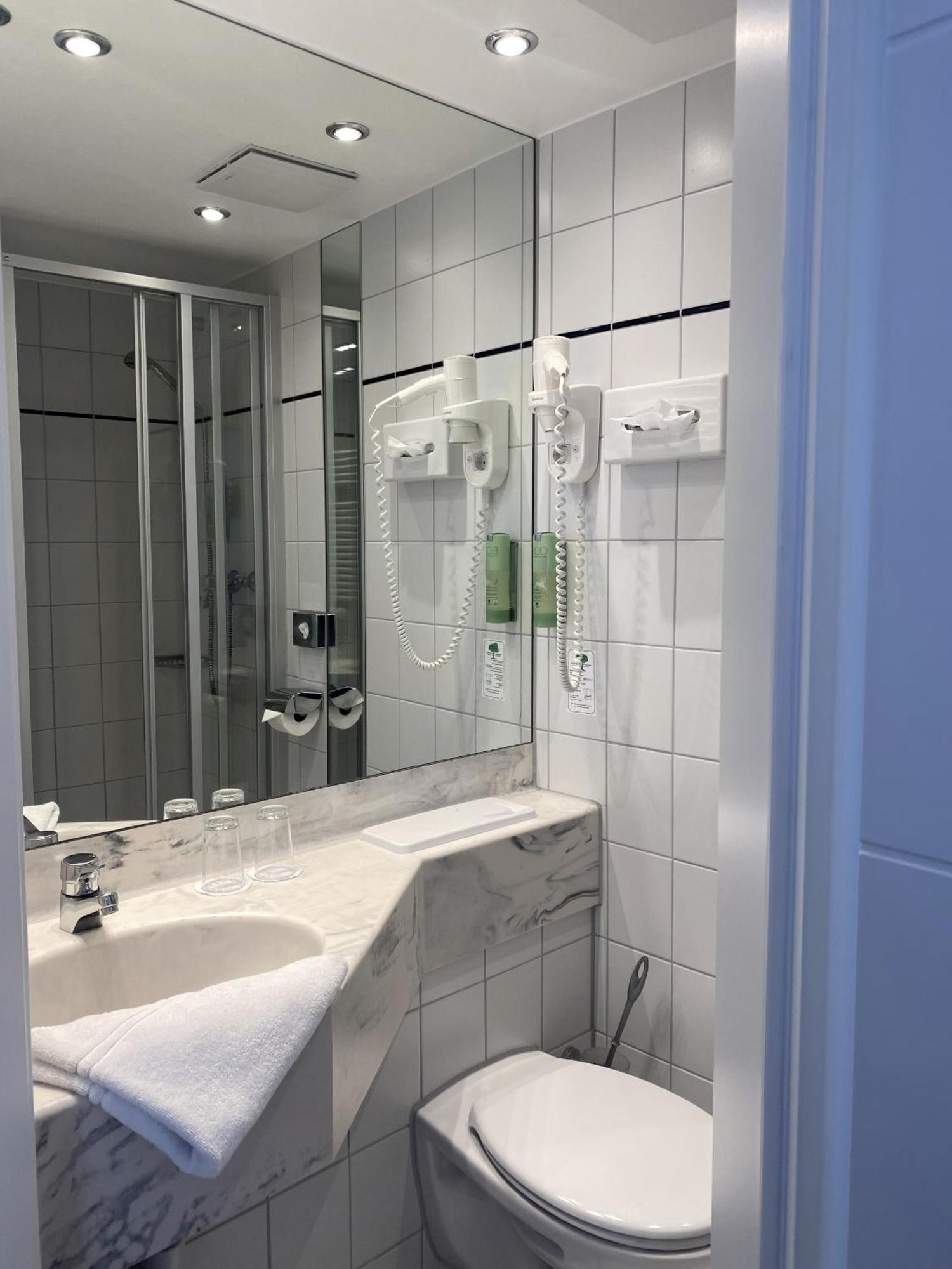 Sevendays Hotel Карлсруэ Экстерьер фото