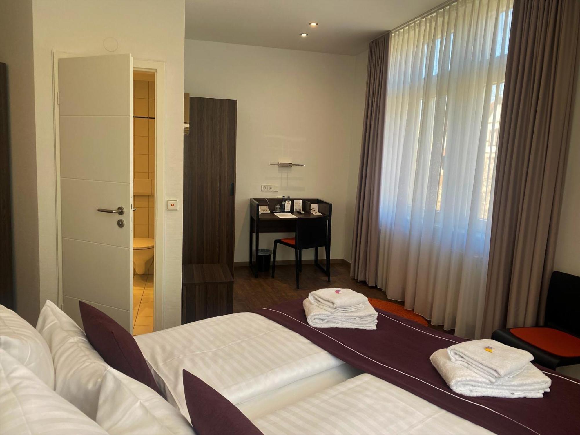 Sevendays Hotel Карлсруэ Экстерьер фото