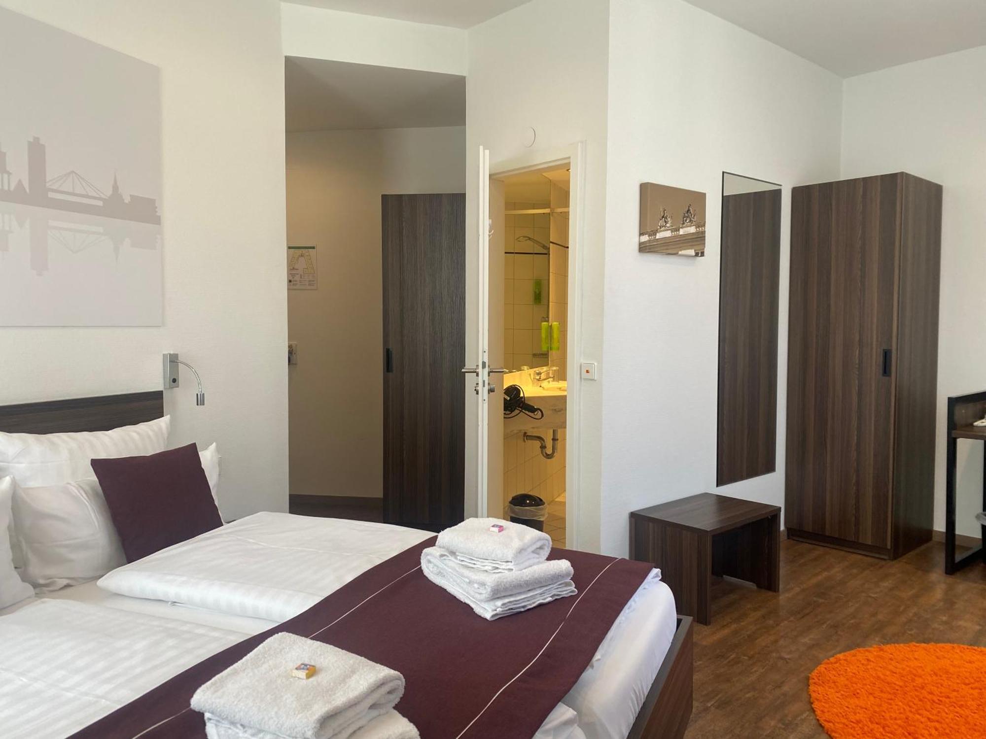 Sevendays Hotel Карлсруэ Экстерьер фото