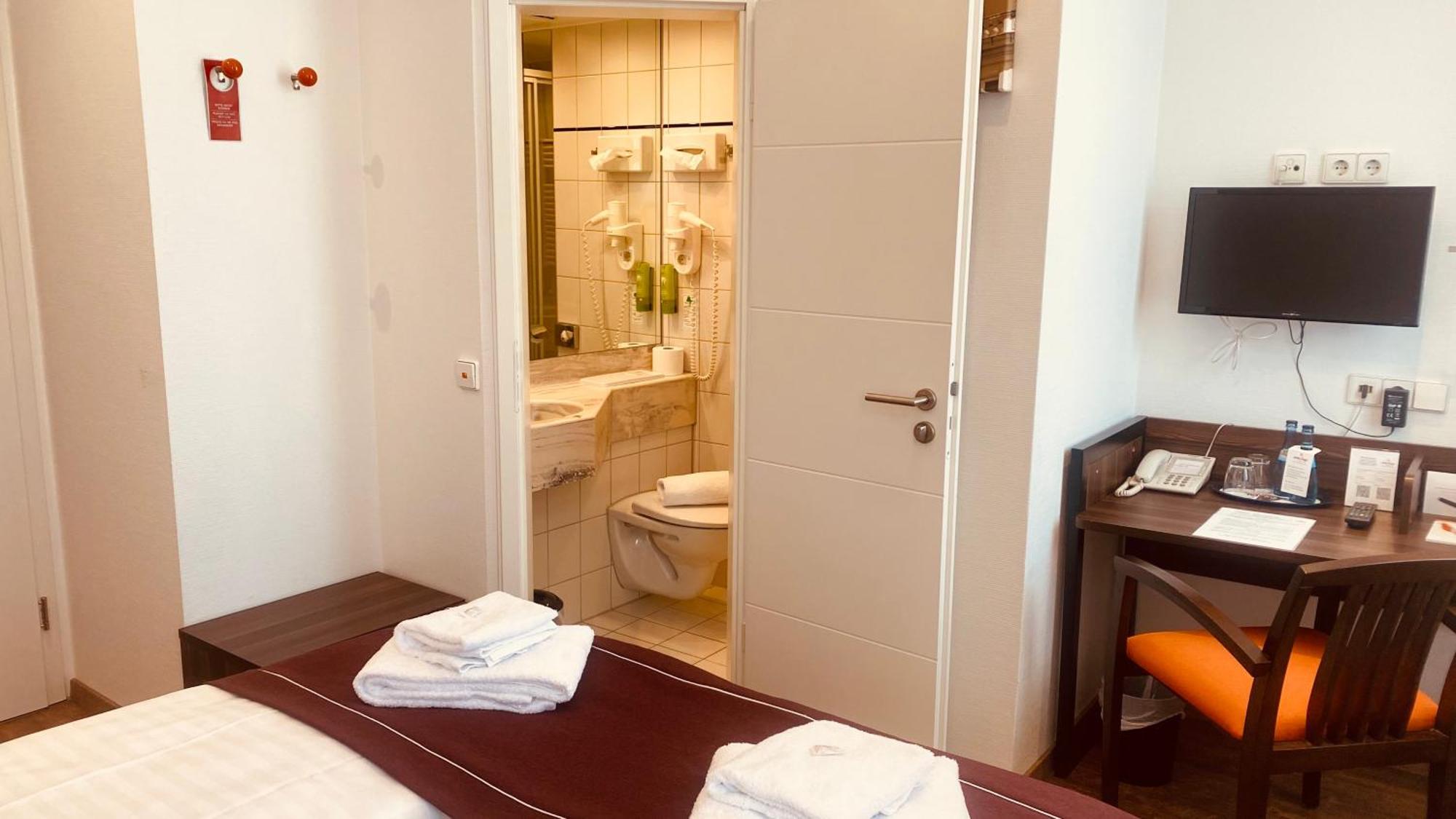 Sevendays Hotel Карлсруэ Экстерьер фото