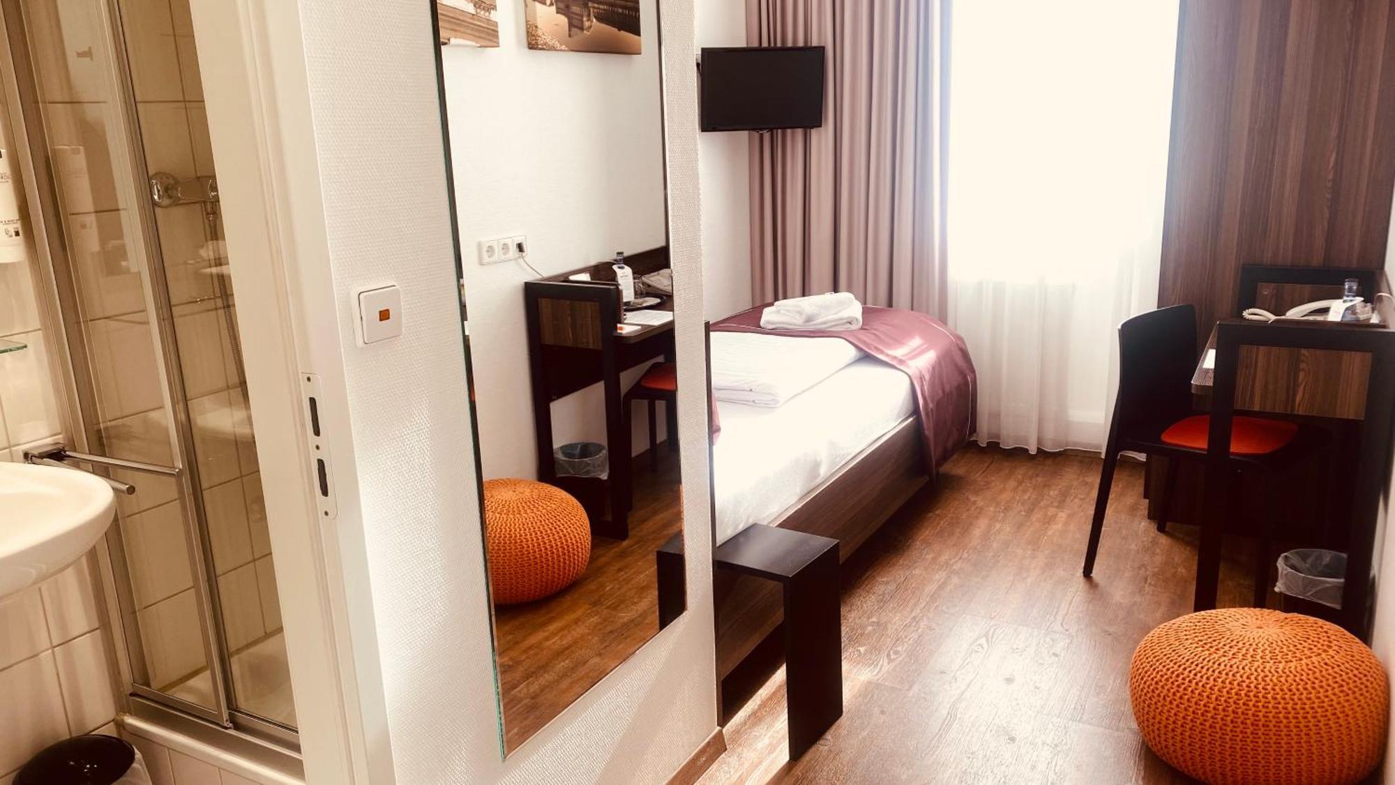 Sevendays Hotel Карлсруэ Экстерьер фото
